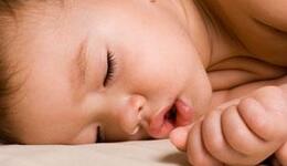 somn-linistit-si-vise-frumoase-pentru-bebelusi